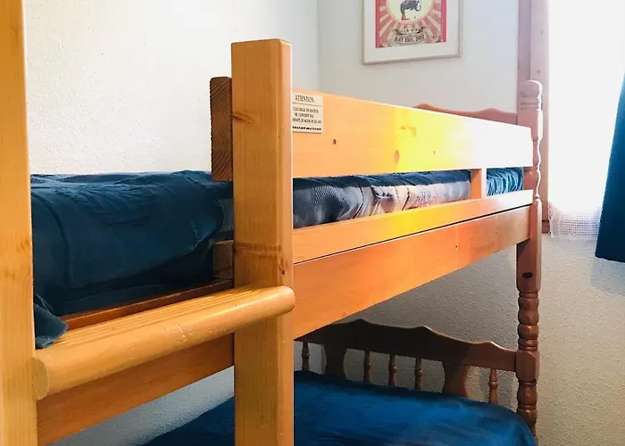 2 Pieces A Montalbert - Aux Pieds - Fr-1-181-2534 *